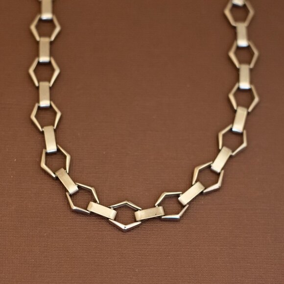 36 inch, Vintage Geometric Links Gold Tone Chain Necklace - U29 - Picture 1 of 3